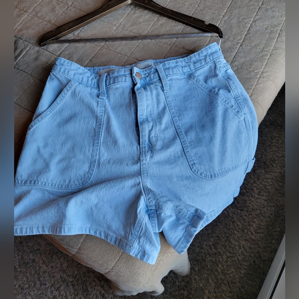 Highrise Light denim shorts